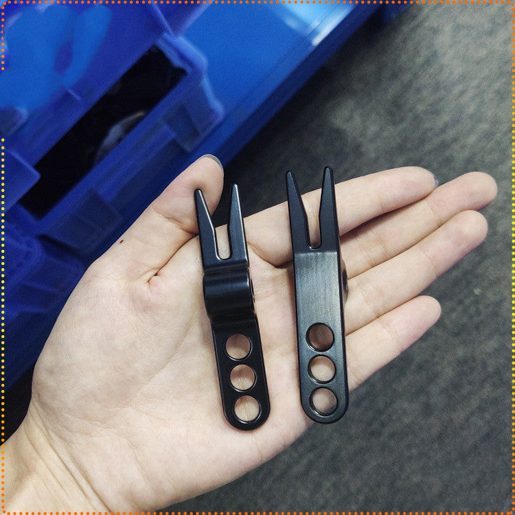 Zinc Alloy Pitchfork Court Divot Tool